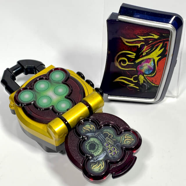 LOOSE] Kamen Rider Gaim: DX Yomotsuheguri Lockseed & Faceplate Set